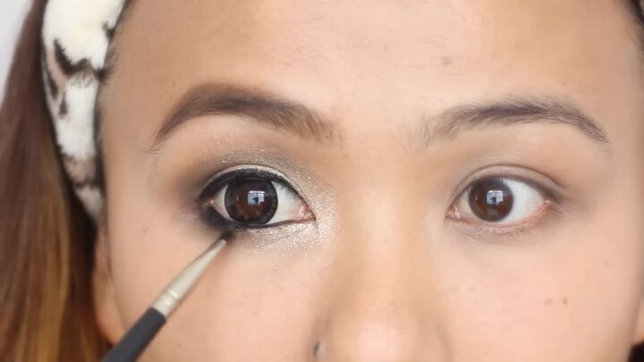 cute and easy doll eye makeup tutorial, Smoking outer corners