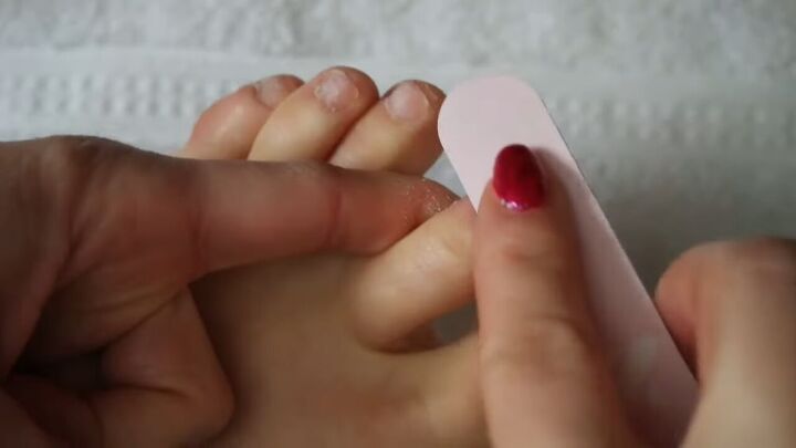 how to paint your toenails diy pedicure tutorial, Scuffing nails