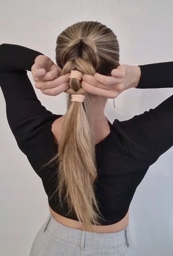try this hack instead of braiding your ponytail, Pulling hair