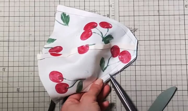 how to diy a cute and flirty bralette, Sewing the bra cups