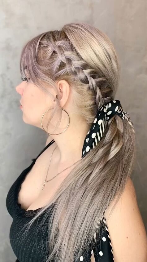 wow doing this to your hair gives such a unique look, Side Dutch braid