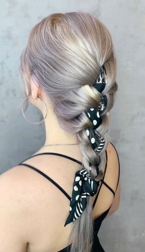 wow doing this to your hair gives such a unique look, Scarf braid look