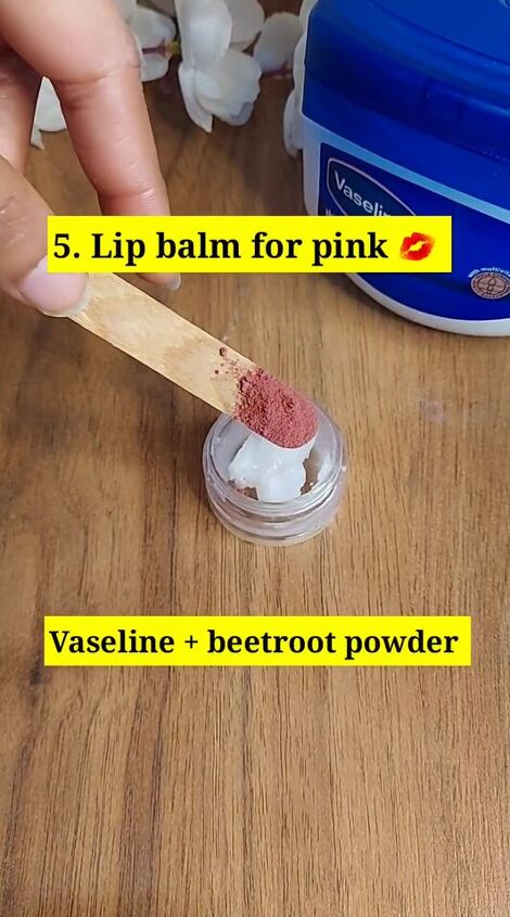 5 beauty hacks using vaseline, Mixing Vaseline and beetroot powder
