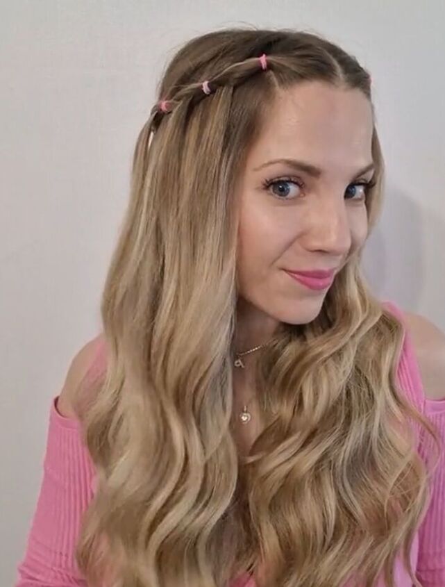 save this easy hairstyle for your next party, Cute and easy hairstyle