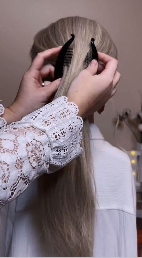 how to use a banana clip to get the look of a bun, Making a ponytail