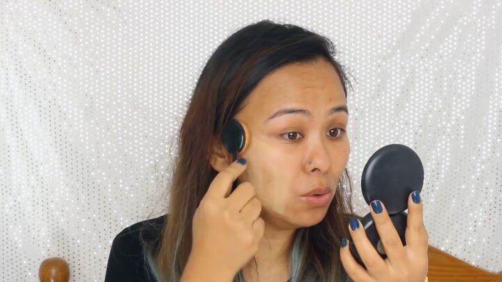 green eyeshadow look easy wedding guest makeup tutorial, Applying foundation