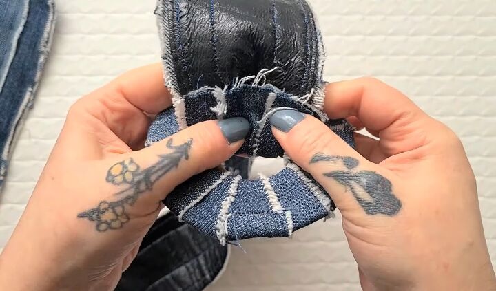 easy thrift flip idea upcycled fabric belt, Attaching buckle back onto belt