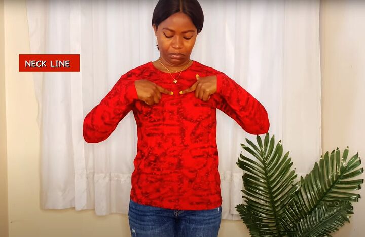 how to diy a cute drawstring cropped top, Determining neckline