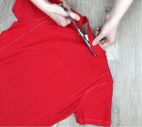 easy diy t shirt weaving tutorial, Removing collar