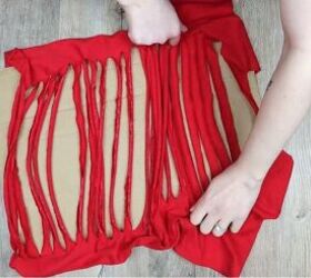 easy diy t shirt weaving tutorial, Stretching out fabric