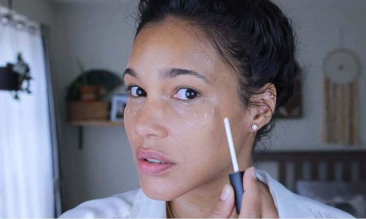 how to do an easy soft natural makeup look, Applying concealer