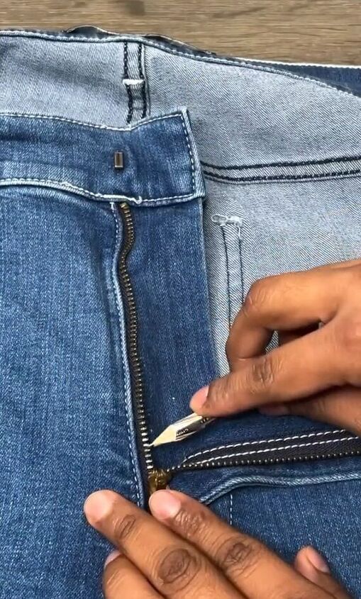 3 ways to get rid of a stuck zipper, Pencil zipper hack