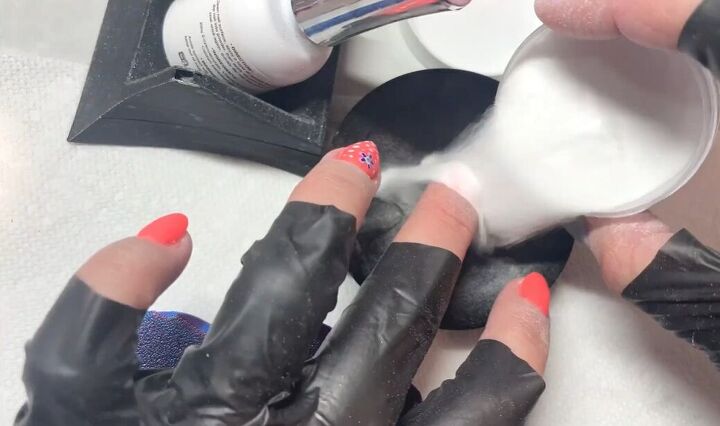 how to diy cute red polka dot nails, Applying powder