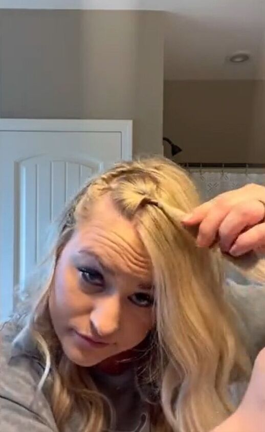 pull through headband tutorial, Flipping hair