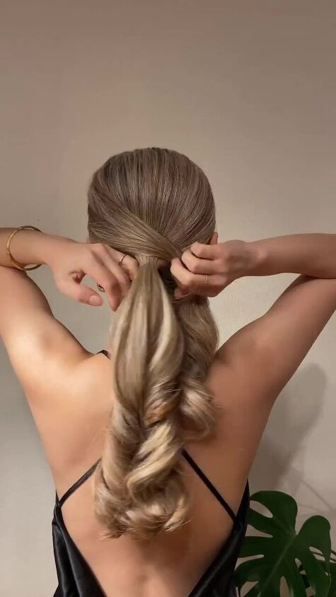 easy ponytail hack to make it look elegant, Fastening end