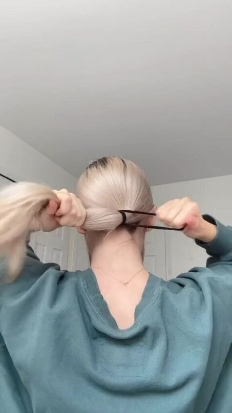 3 easy lazy day hairstyles, Tying ponytail