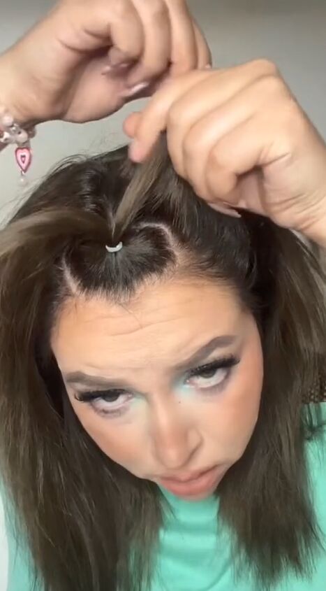 cute bun tutorial for the gym, Splitting hair