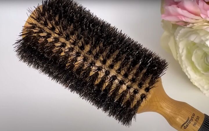 what type of hair brush should i use, Round brush