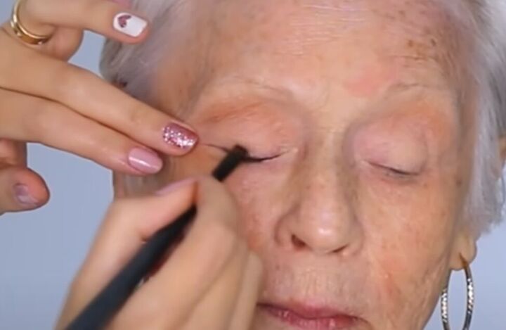 best makeup tutorial for mature skin, Softening eyeliner