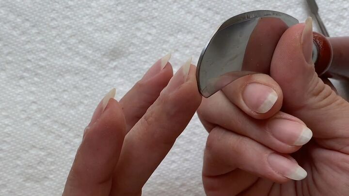 how to properly file nails, Pushing cuticles back