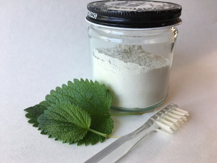 How To Make Your Own Natural Toothpaste | Upstyle