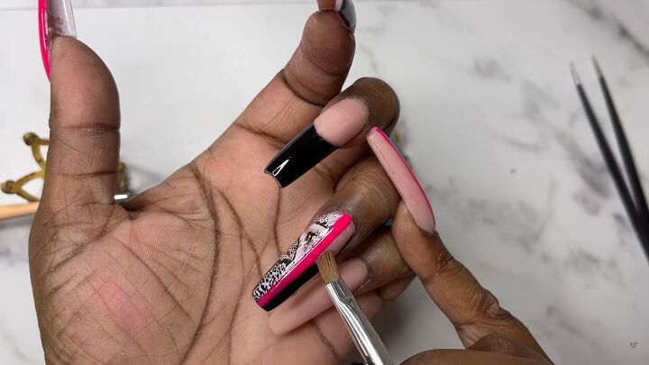 classy pink and black nails, Applying second color