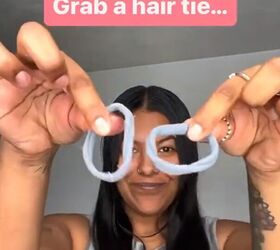 Grab two hair ties and slide them over your ankles for this nifty fashion fix