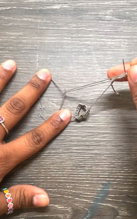 grab a safety pin for no more tangled necklaces, Untangling necklace