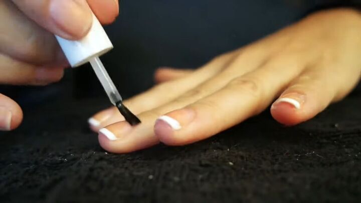 gel french manicure, Applying cuticle oil