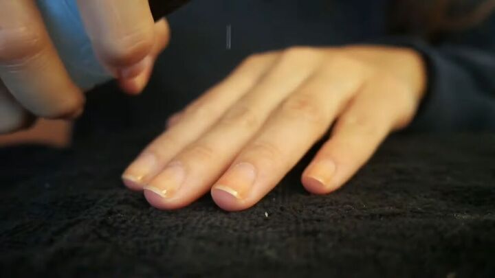 gel french manicure, Cleansing nails