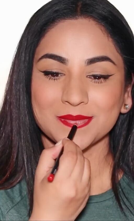 lipstick hacks, Filling in lips