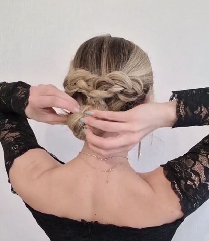 2 wedding hairstyles you should try, Rolling braid