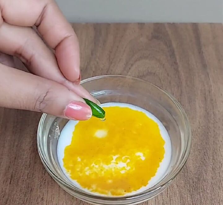 easy to make diy eye patches with turmeric, Mixing ingredients