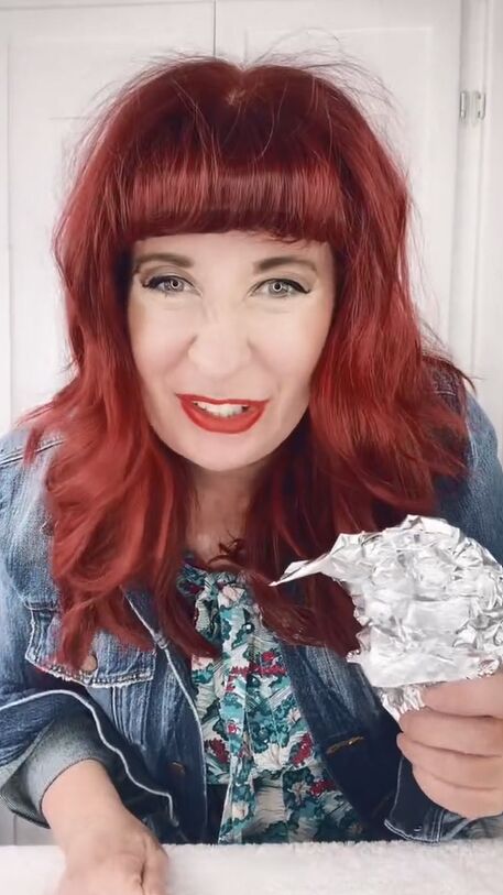 rub aluminum foil on your hair to solve your problem, Hair before hack