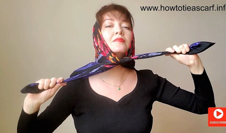 babushka headscarf, Tying knot