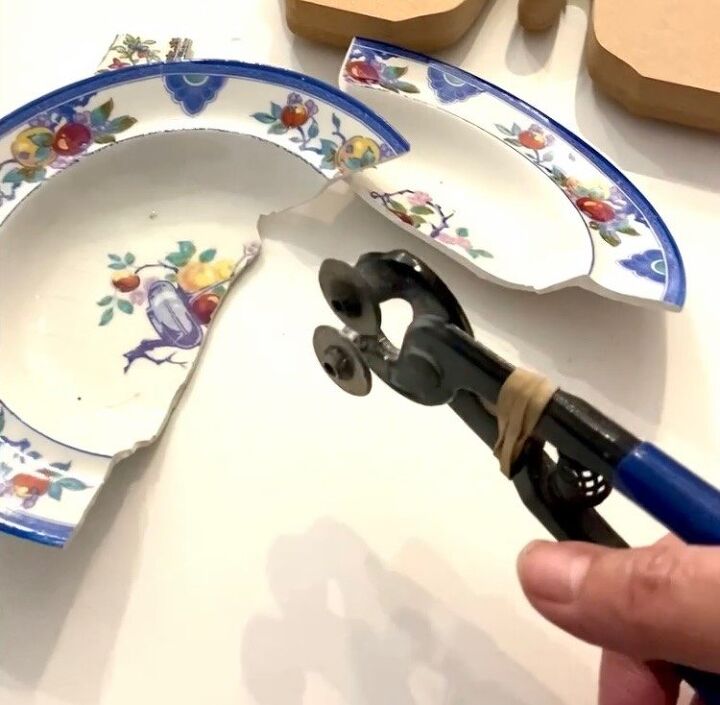 how to create memory ware brooch from crockery, Wheeled tile nippers
