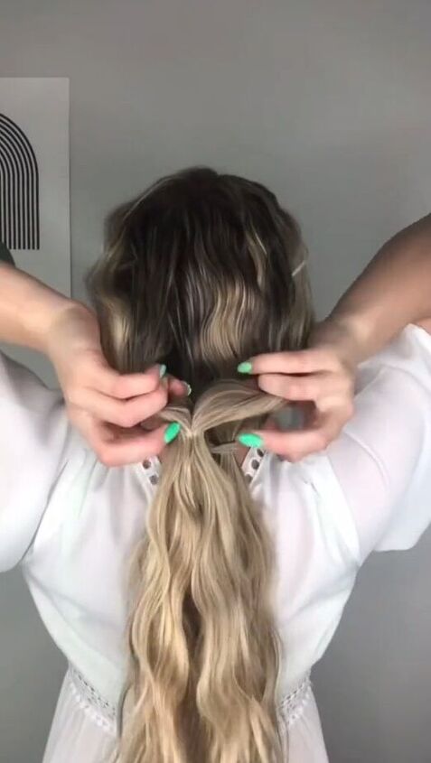 spice up your ponytail, Flipping hair through hole