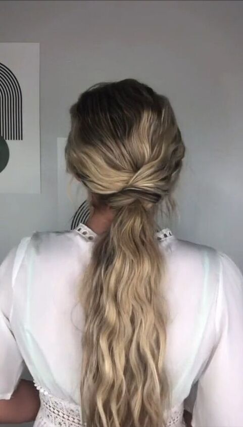 spice up your ponytail, Twisted ponytail look