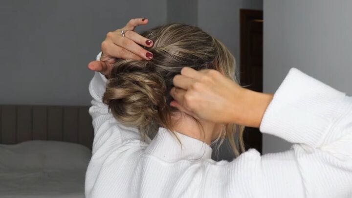easy wedding guest hairstyles, Pinching and pulling hair
