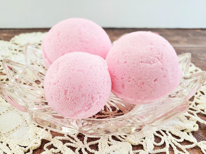 bubble up your bath try this diy bubbling bomb recipe