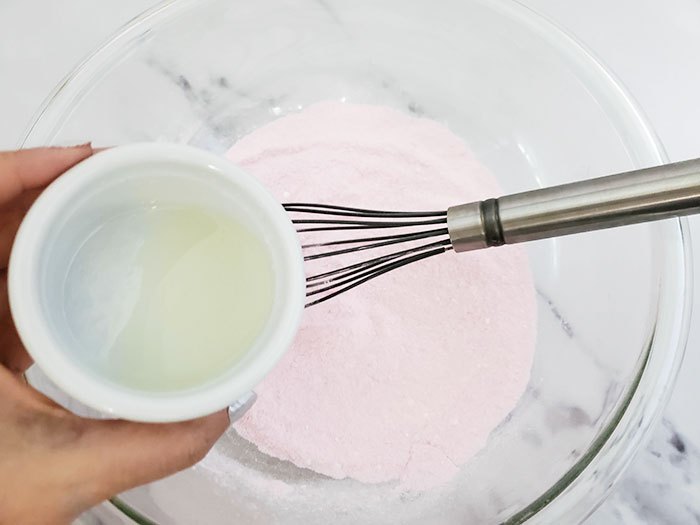 bubble up your bath try this diy bubbling bomb recipe