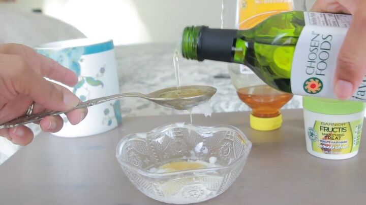 How to DIY a Honey Deep Conditioner | Upstyle