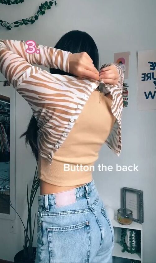 3 ways to wear a button down blouse, Backwards twist