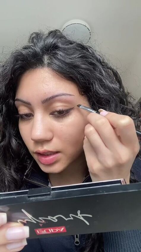this eyeliner hack will change your entire eye shape, Adding line