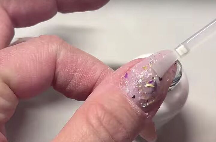 How to DIY Easy Bridgerton-inspired Nails | Upstyle