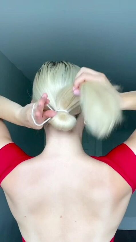 cute bun hack for a cleaner look, Tying hair