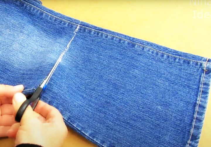 how to make bags from old jeans step by step, Measuring and cutting