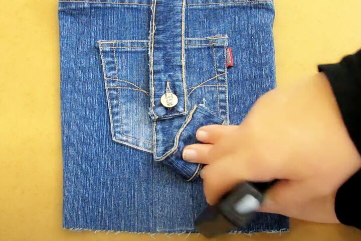how to make bags from old jeans step by step, Adding closure