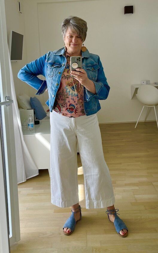 how to style rocking white wide leg pants a peach top and a jean jac, wide leg pants peach top jean jacket