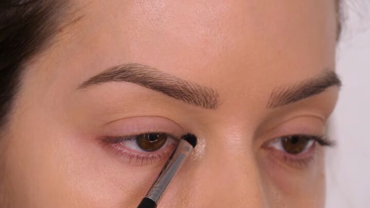 how to fix eyeshadow, Applying shimmer